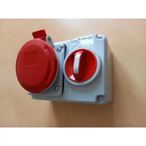Falon kívüli táp-doboz kapcsolóval 3P+N+F 32A 380V IP54
