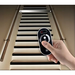 Érintőképernyős RF LED Dimmer Vezérlő Távirányítóval (12V-24V / 18A / 216W-432W)