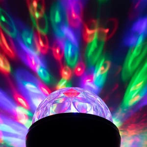 Diszkó lámpa, forgó RGB LED, 3W