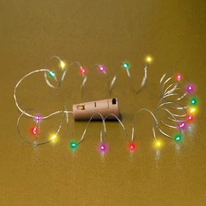 Micro LED-es elemes füzér, dugó alakú elemtartóval, színes